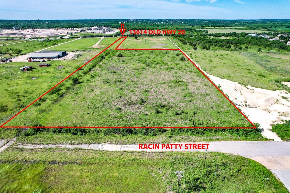 13614 Old Highway 20 Manor, TX 78653 - Photo 6 of 8 a view of a field with an ocean view