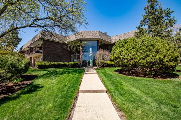 $245,900 | 3-n550 Crown Road, Unit 1, Elmhurst, IL 60126