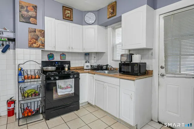 $825,000 | 18 Grandview Avenue, Danbury, CT 06810