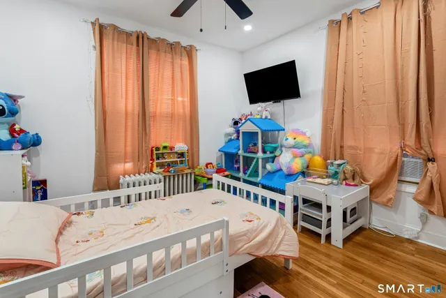 $825,000 | 18 Grandview Avenue, Danbury, CT 06810