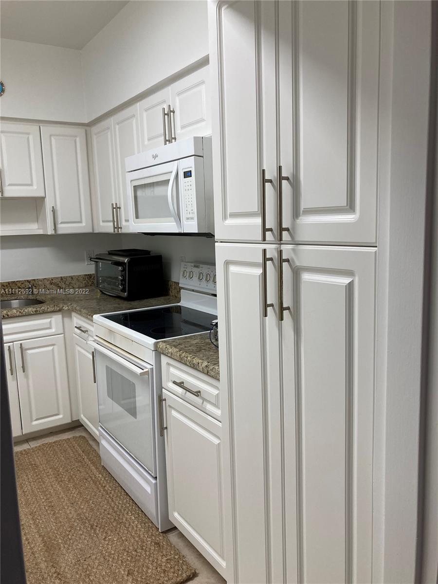 5161 Collins Avenue, Unit 210 Miami Beach, FL 33140 - Photo 12 of 23