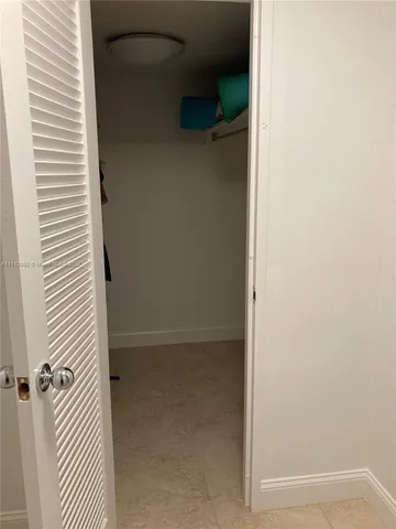 $3,420 | 5161 Collins Avenue, Unit 210, Miami Beach, FL 33140