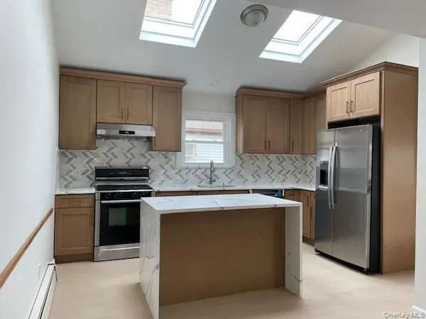 $4,500 | 8 Deans Lane, Bayville, NY 11709
