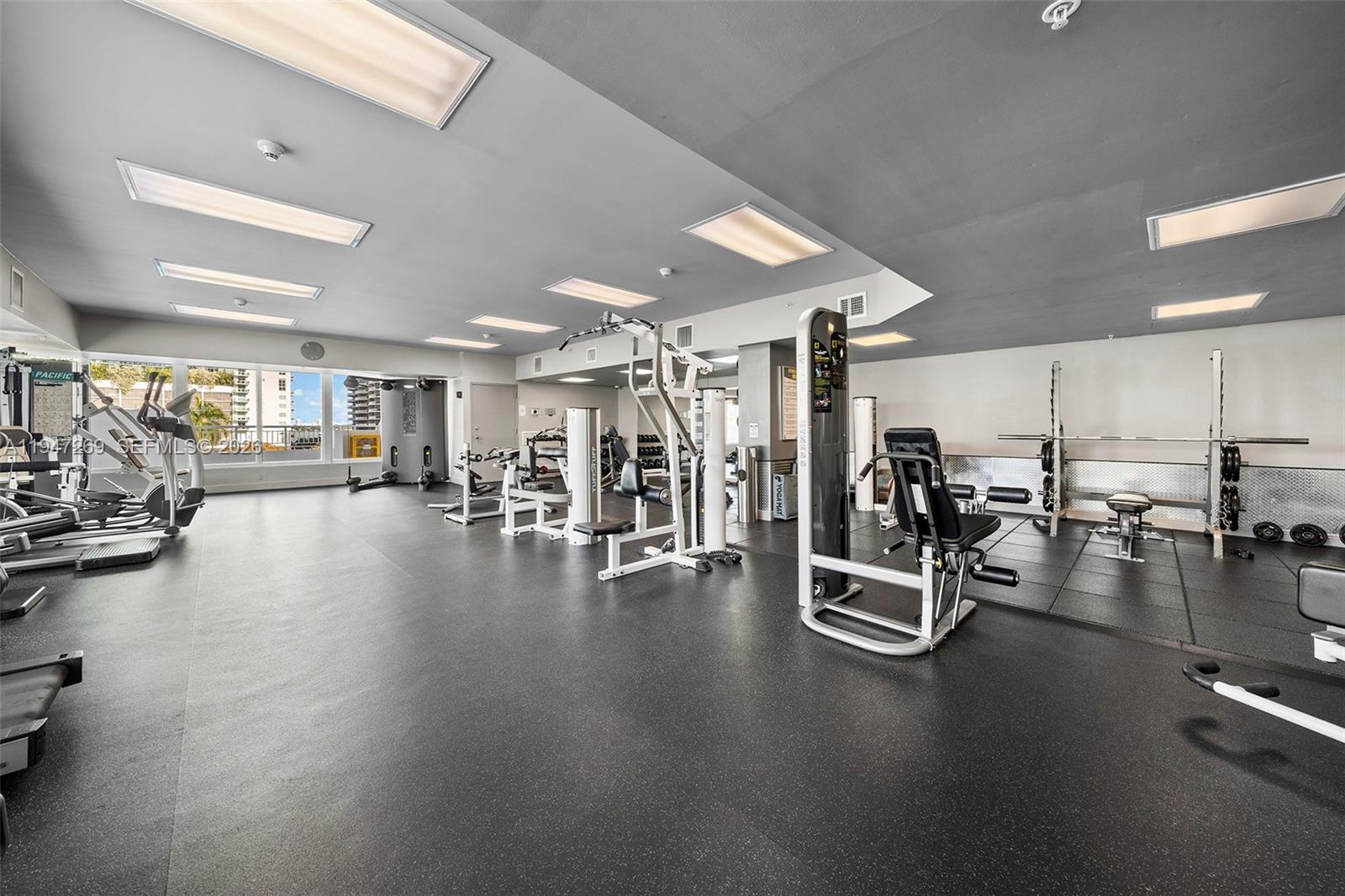 275 Northeast 18th Street, Unit 1207 Miami, FL 33132 - Photo 36 of 42