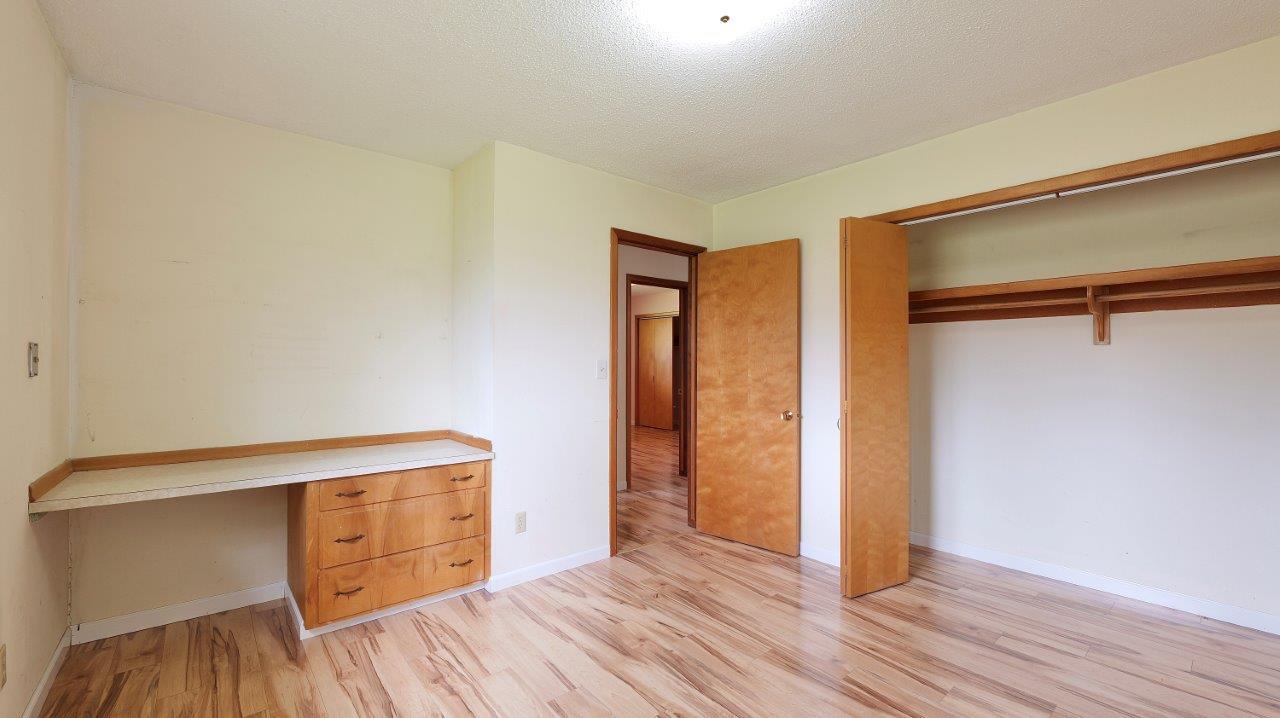 392 Bond Road Shady Cove, OR 97539 - Photo 13 of 42 Primary Bedroom