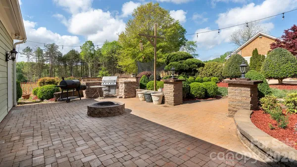 $894,900 | 8219 Starnes Randall Road, Charlotte, NC 28215
