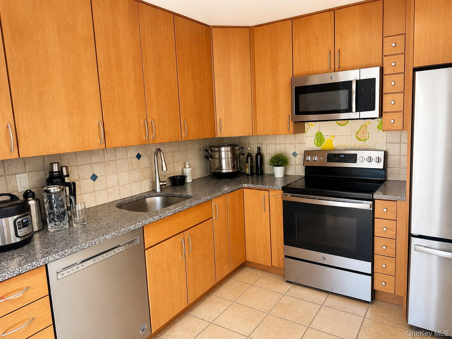 56 Rambling Brook Road Chappaqua, NY 10514 - Photo 6 of 16