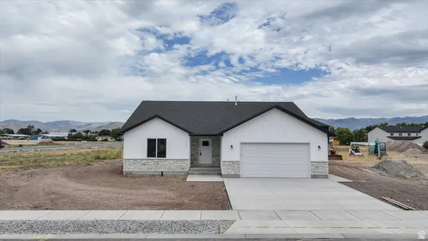$469,800 | 174 North 400 East, Preston, ID 83263