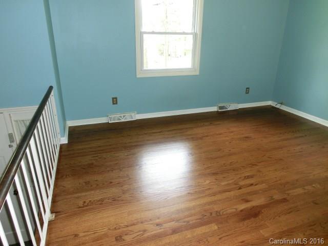 2 Hillview Road Asheville, NC 28805 - Photo 3 of 15 Gallery Image 3