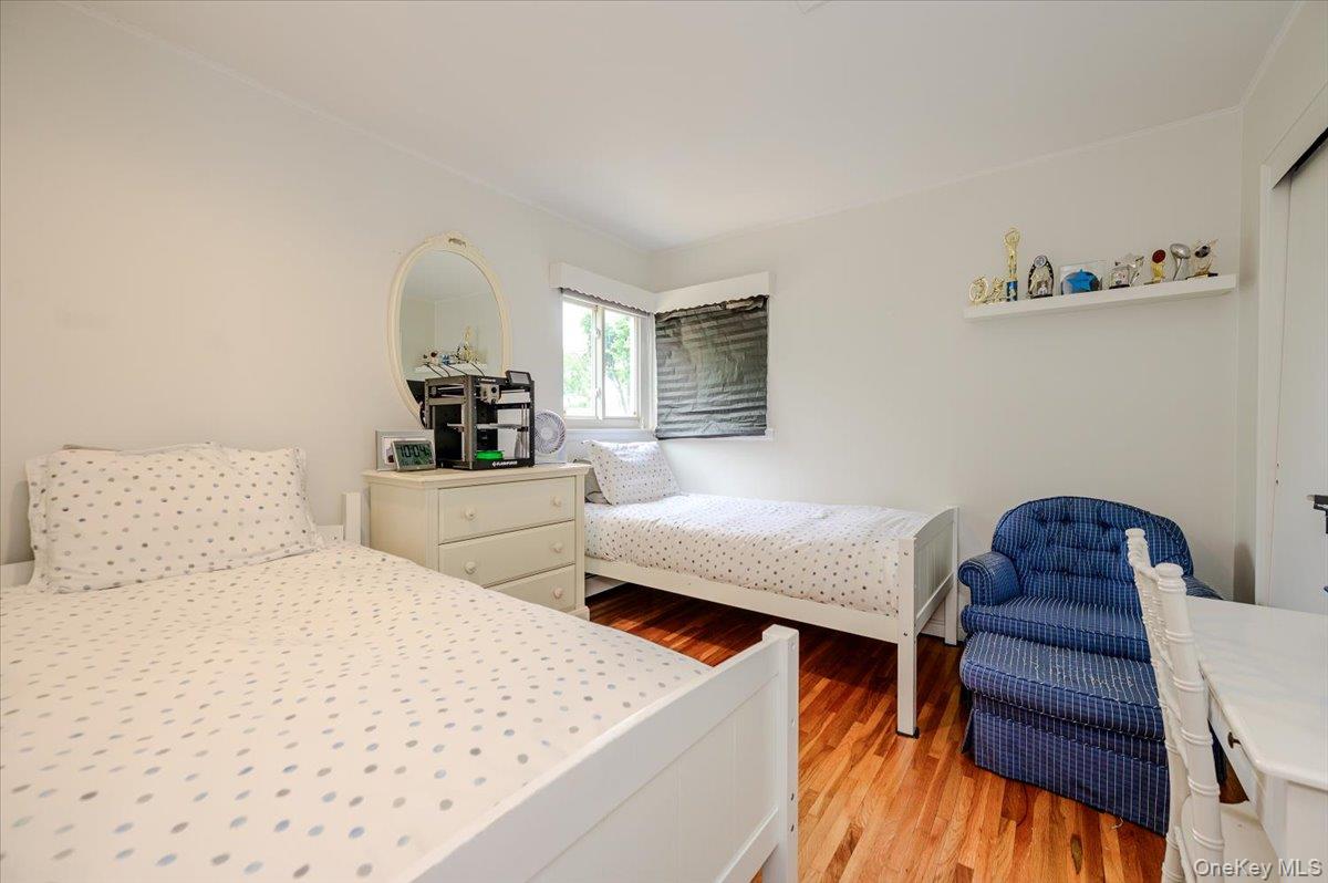 30 Cheshire Road Inwood, NY 11096 - Photo 13 of 21 Gallery Image 13