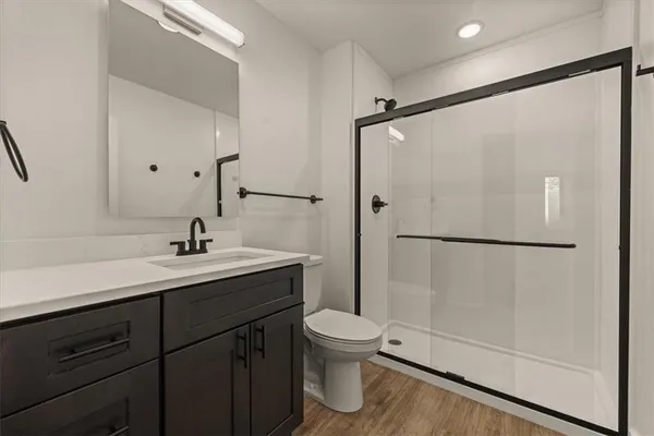 $2,195 | 1221 East 29th Street, Kansas City, MO 64109