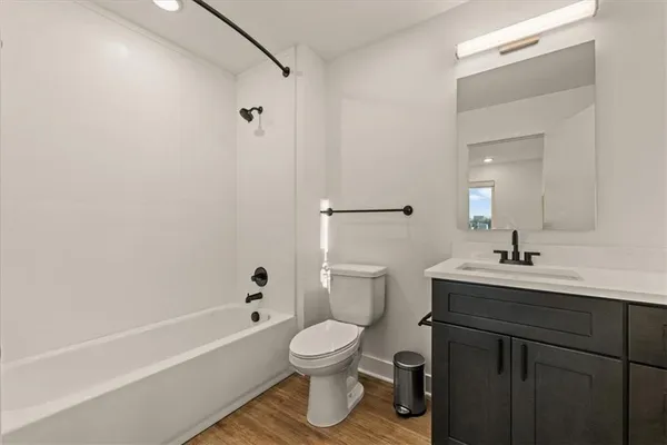 $2,195 | 1221 East 29th Street, Kansas City, MO 64109