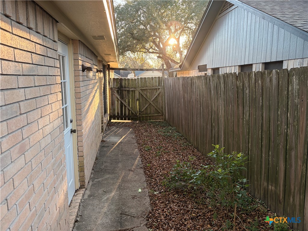 108 Queenswood Trail Victoria, TX 77901 - Photo 14 of 19