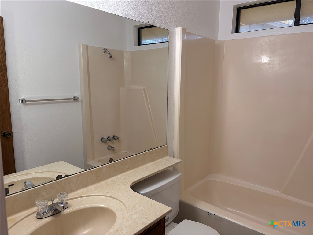 108 Queenswood Trail Victoria, TX 77901 - Photo 17 of 19