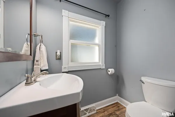 $174,990 | 416 West Butternut Street, Elmwood, IL 61529