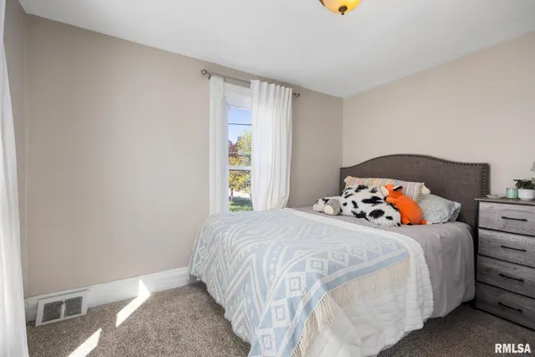 $174,990 | 416 West Butternut Street, Elmwood, IL 61529