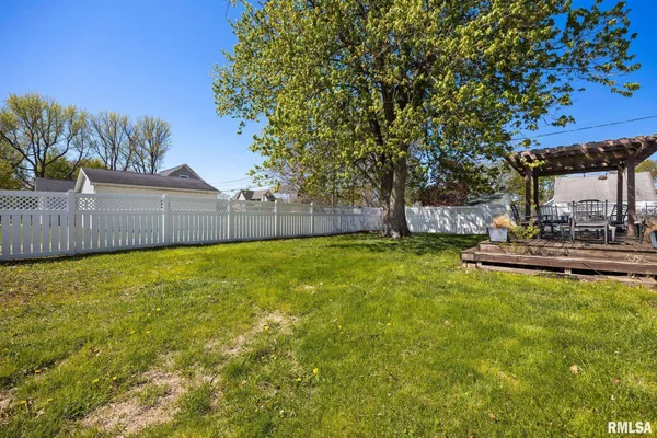 $174,990 | 416 West Butternut Street, Elmwood, IL 61529