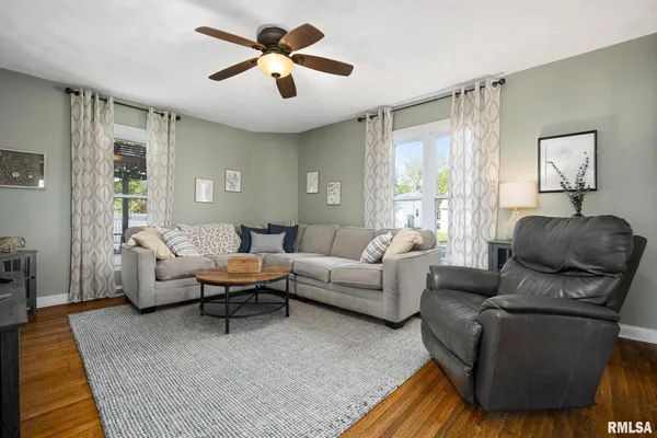 $174,990 | 416 West Butternut Street, Elmwood, IL 61529