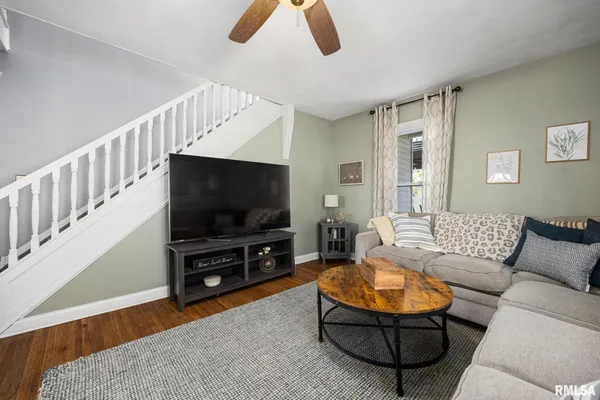$174,990 | 416 West Butternut Street, Elmwood, IL 61529