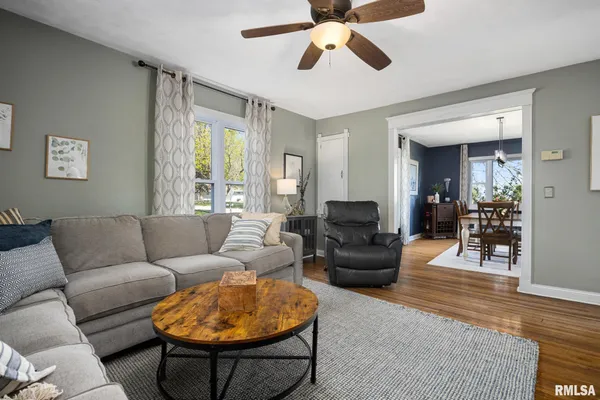 $174,990 | 416 West Butternut Street, Elmwood, IL 61529