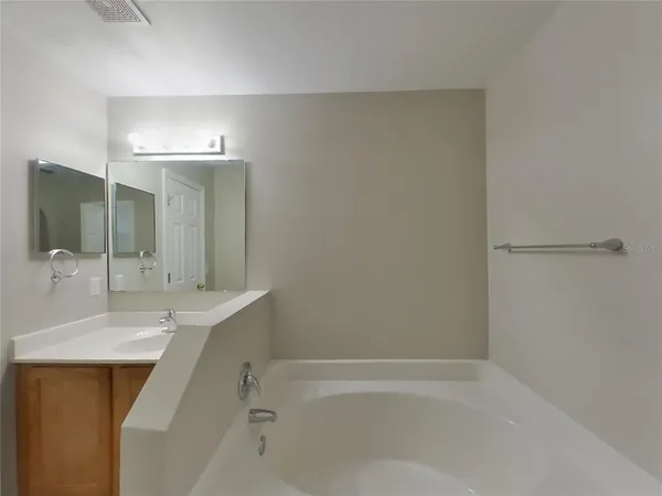 $1,629 | Undisclosed Address, Winter Haven, FL 33880