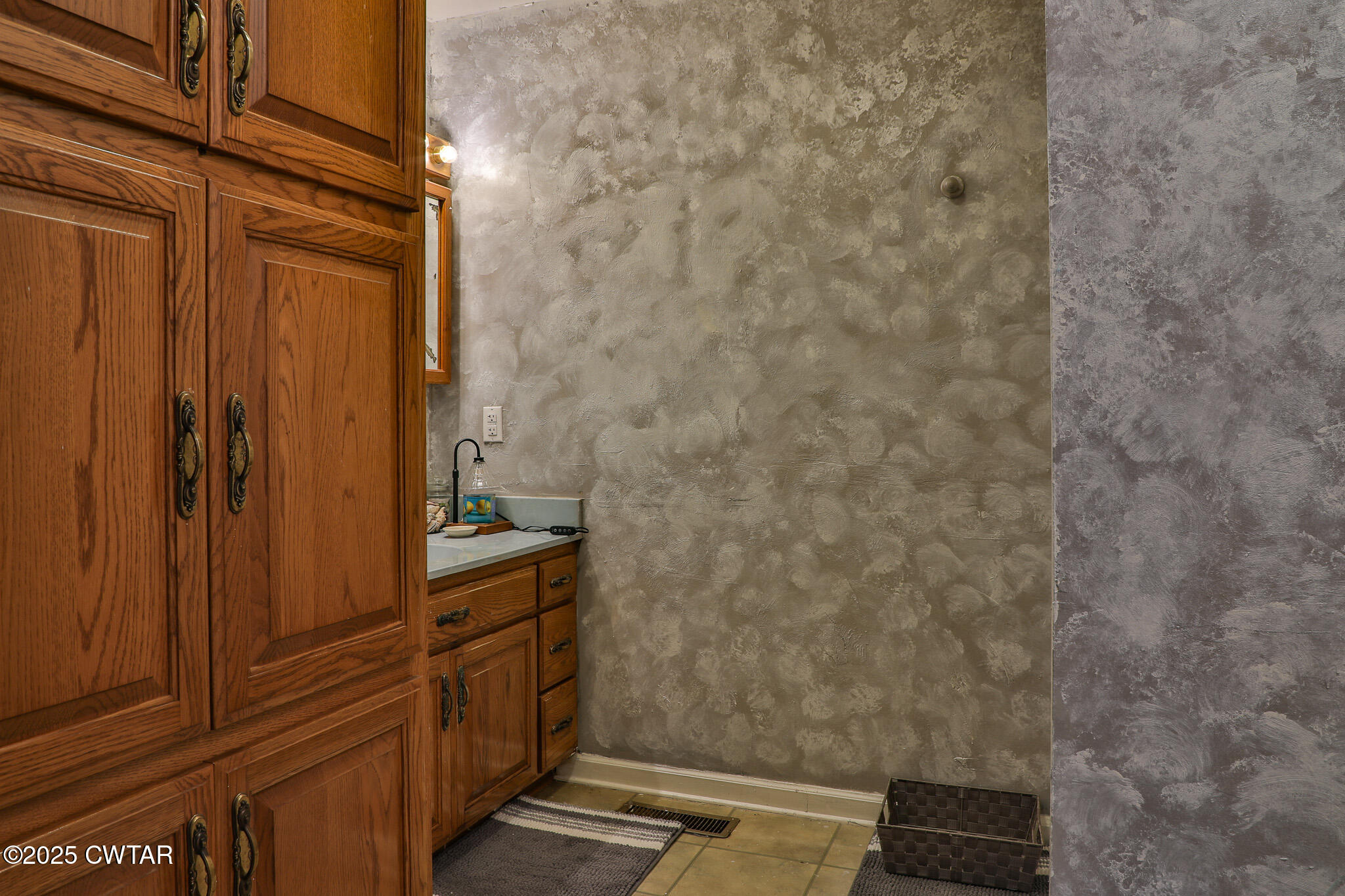 18 Tollie Markham Road Dyer, TN 38330 - Photo 9 of 27 a bathroom with a granite countertop sink