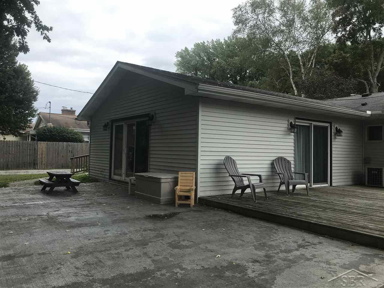 8172 Geddes Road Saginaw, MI 48609 - Photo 6 of 47 31395174-5.JPG
