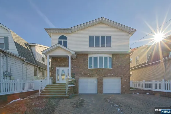 $3,400 | 54 Devon Street, Unit 1, North Arlington, NJ 07031