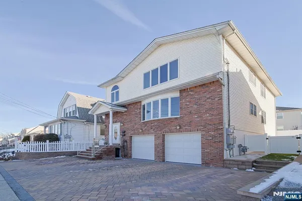 $3,400 | 54 Devon Street, Unit 1, North Arlington, NJ 07031