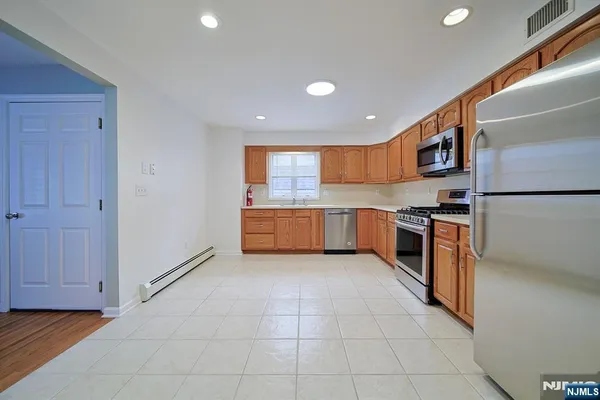 $3,400 | 54 Devon Street, Unit 1, North Arlington, NJ 07031