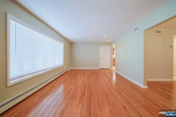 $3,400 | 54 Devon Street, Unit 1, North Arlington, NJ 07031