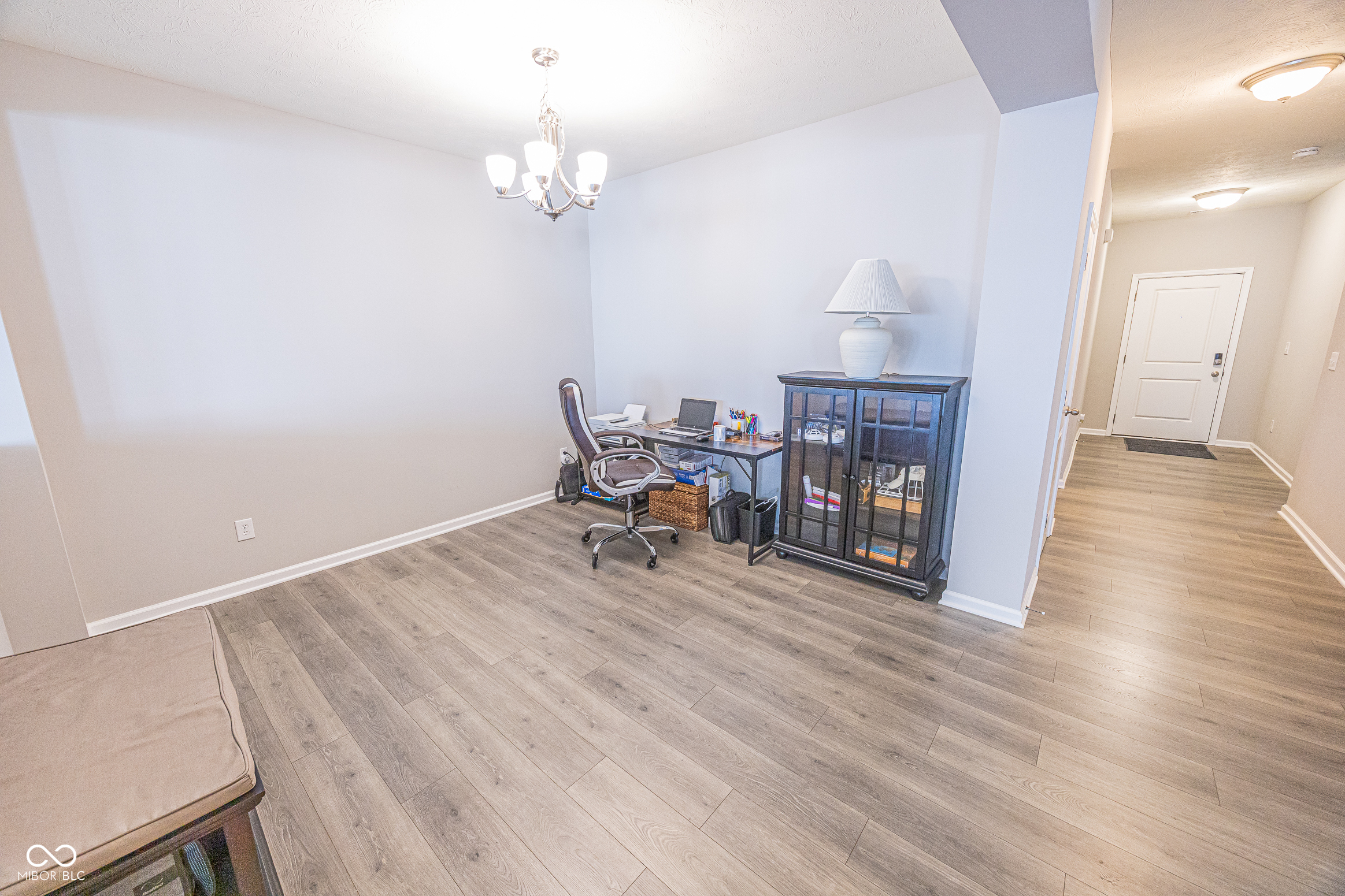 8822 Rowling Way Indianapolis, IN 46239 - Photo 4 of 44