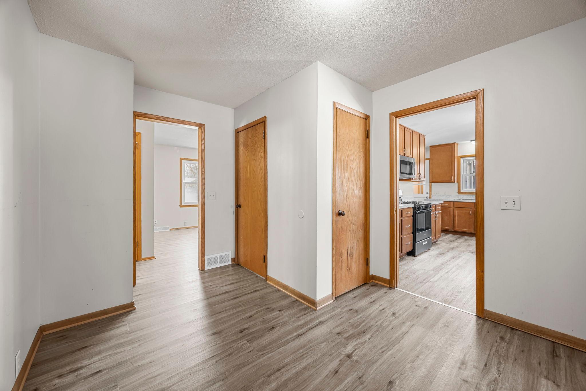 5108 Beacon Hill Road Minnetonka, MN 55345 - Photo 12 of 71