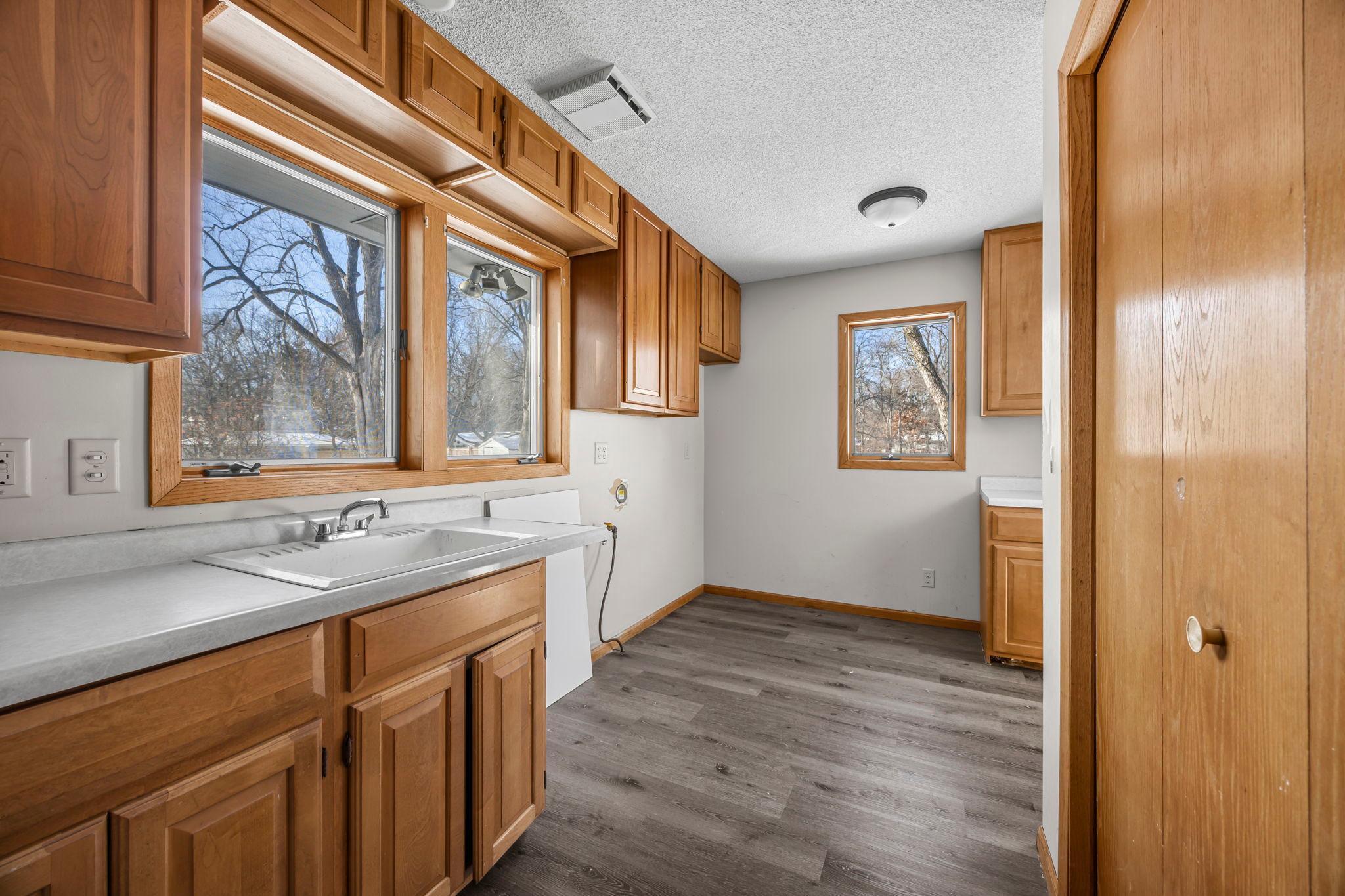 5108 Beacon Hill Road Minnetonka, MN 55345 - Photo 14 of 71