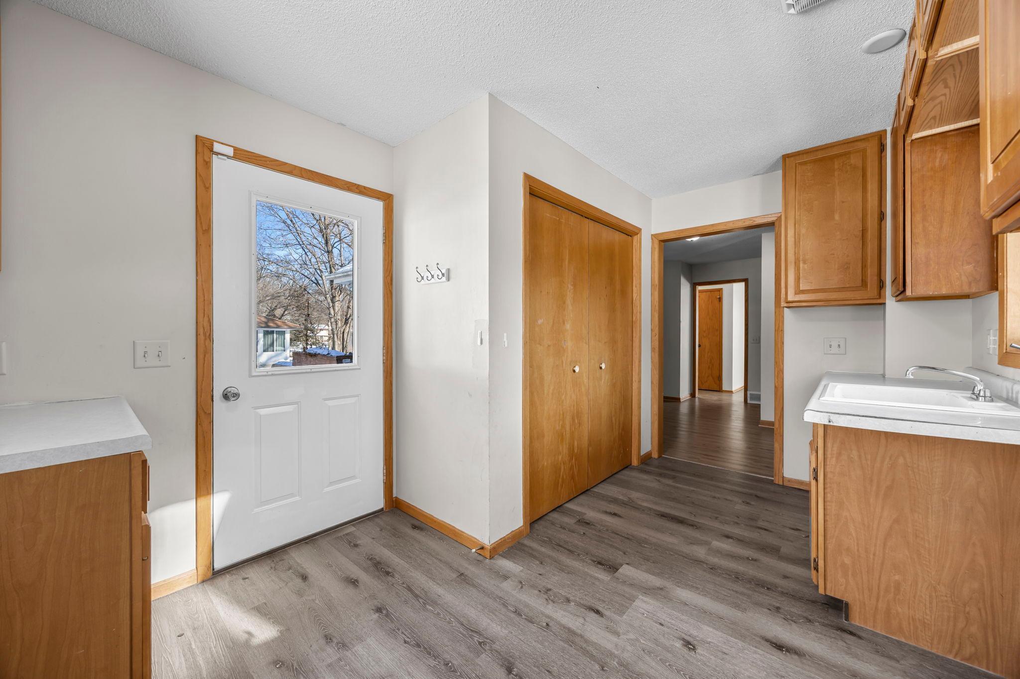 5108 Beacon Hill Road Minnetonka, MN 55345 - Photo 15 of 71