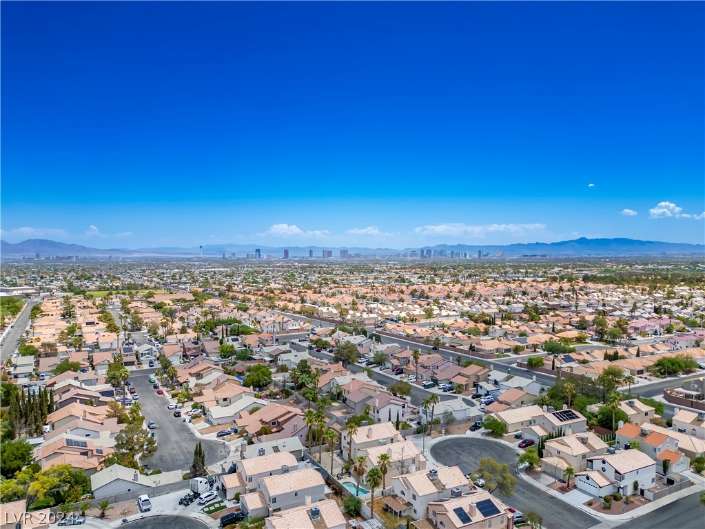8213 Streamer Circle Las Vegas, NV 89145 - Photo 13 of 36