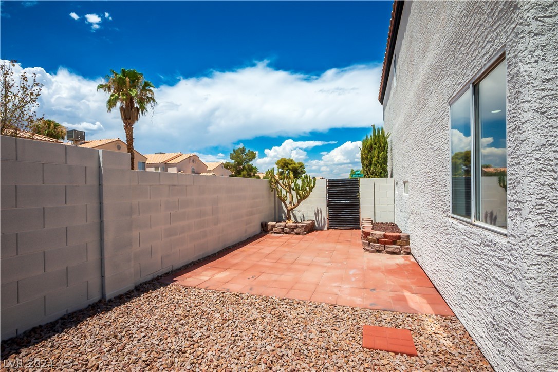 8213 Streamer Circle Las Vegas, NV 89145 - Photo 34 of 36
