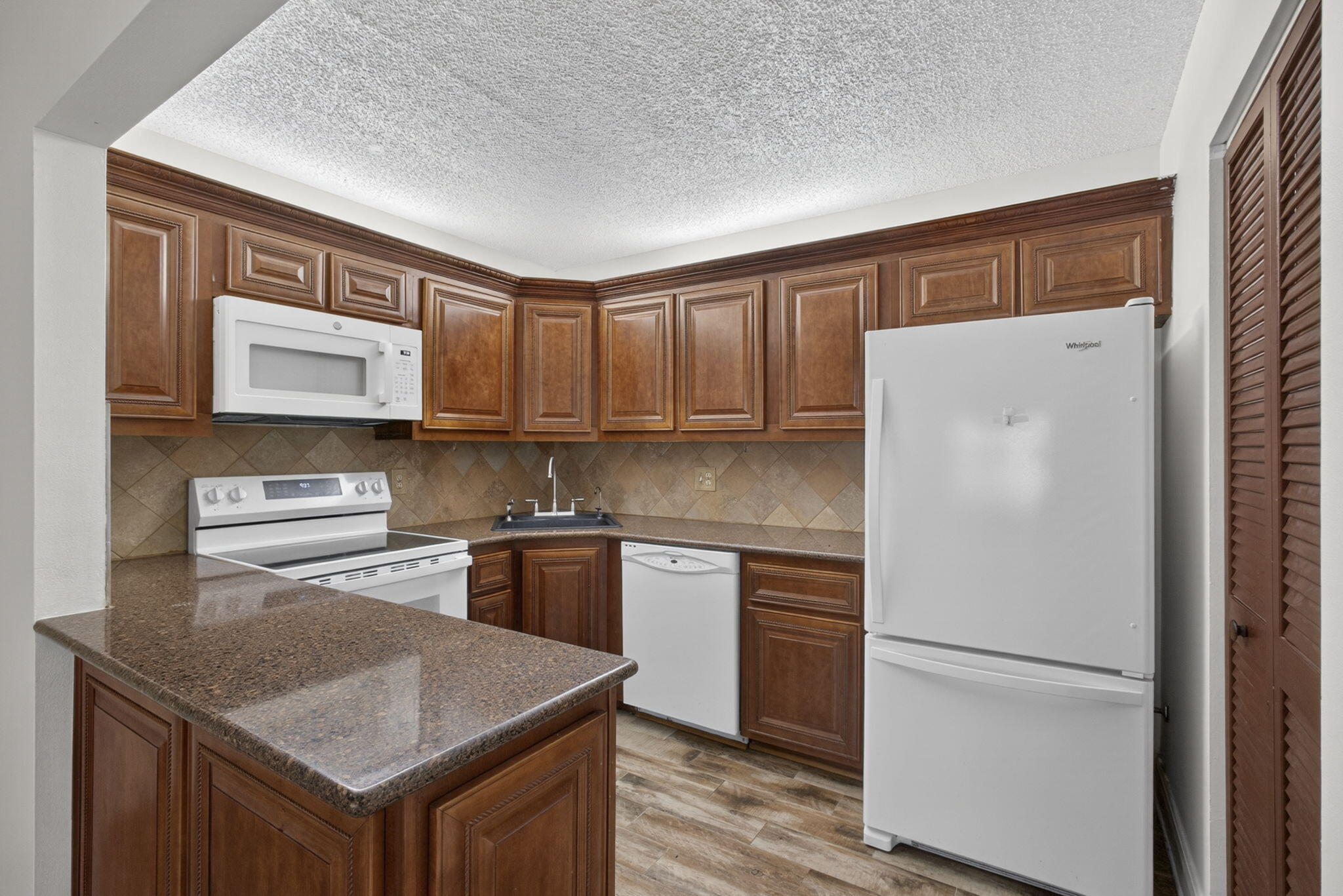 315 Pine Ridge Circle, Unit D1 Greenacres, FL 33463 - Photo 18 of 43 18-web-or-mls-BS1A5067