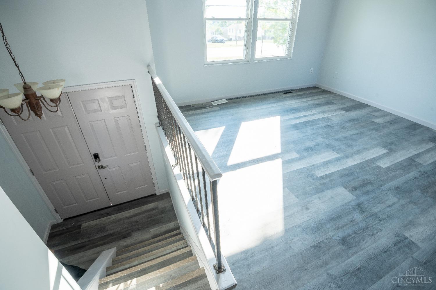 2864 Houston Road Cincinnati, OH 45251 - Photo 5 of 28