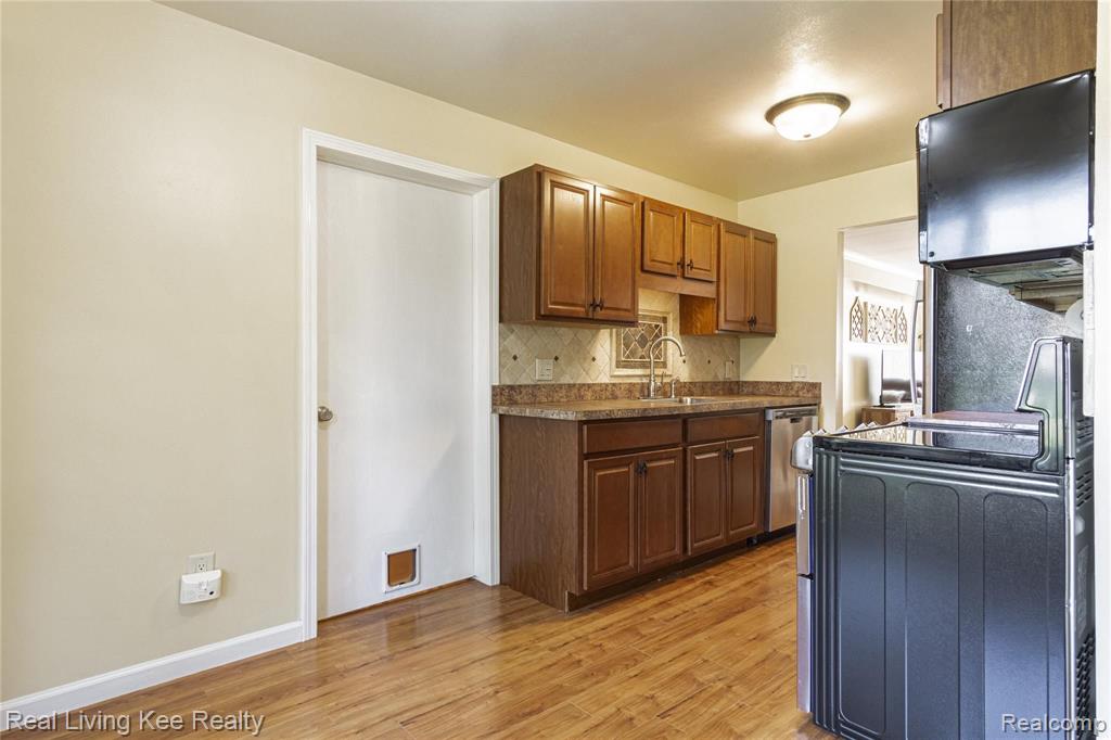1853 Meadow Dale Court Rochester Hills, MI 48309 - Photo 17 of 43