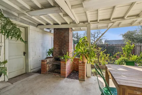 $740,000 | 601 Baines Avenue, Sonoma, CA 95476