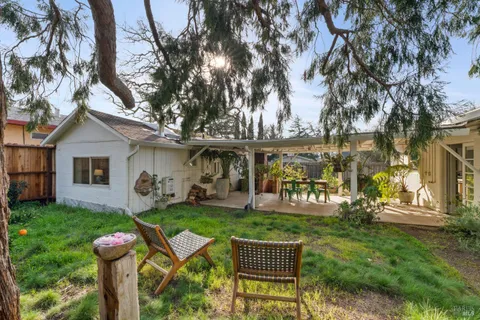 $740,000 | 601 Baines Avenue, Sonoma, CA 95476
