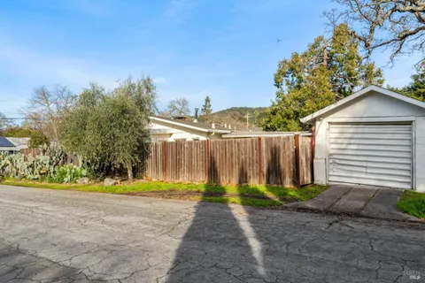 $740,000 | 601 Baines Avenue, Sonoma, CA 95476