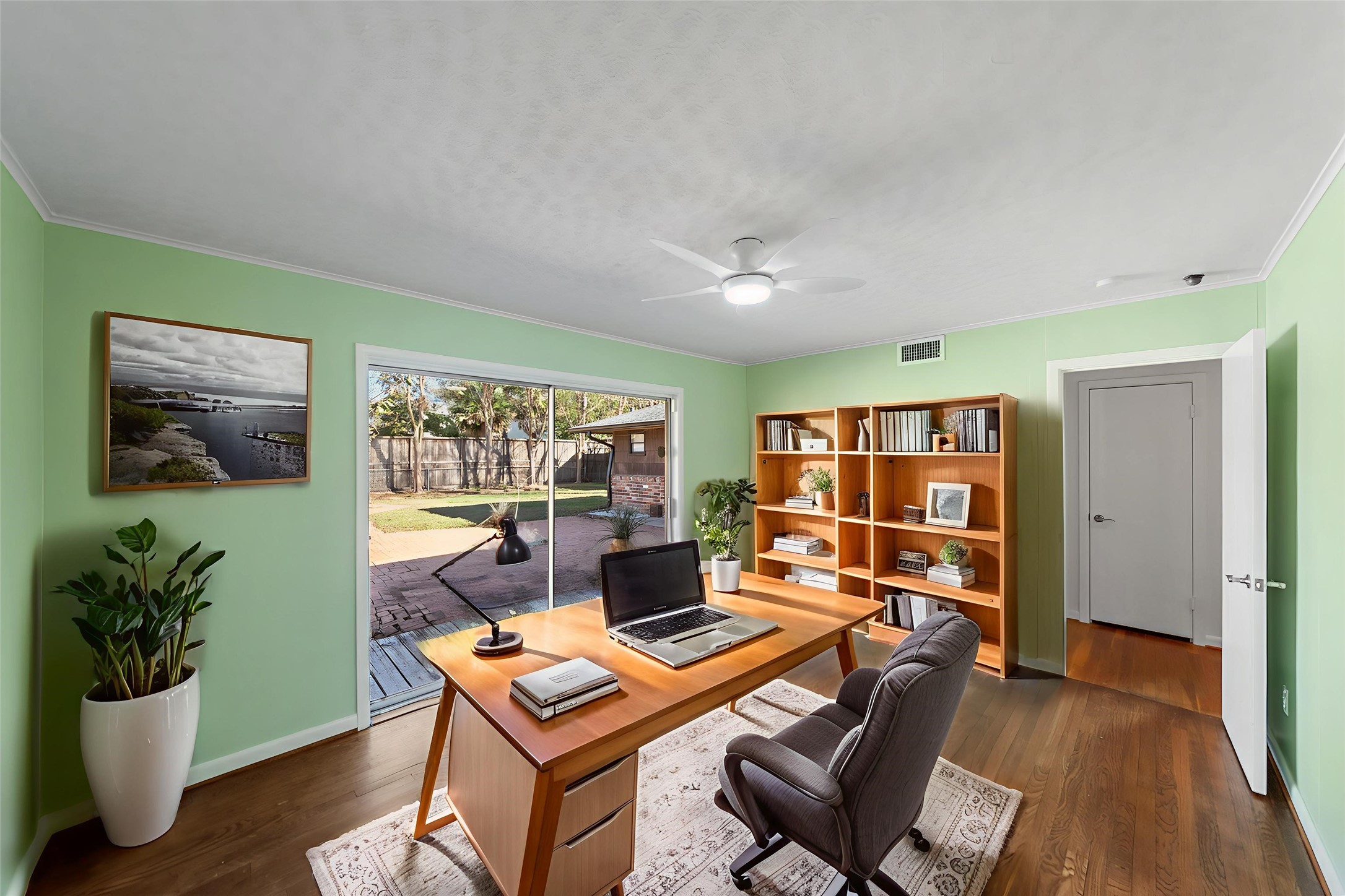 4614 Merwin Street Houston, TX 77027 - Photo 12 of 49 Home Office / Study - view 1 - virtually staged