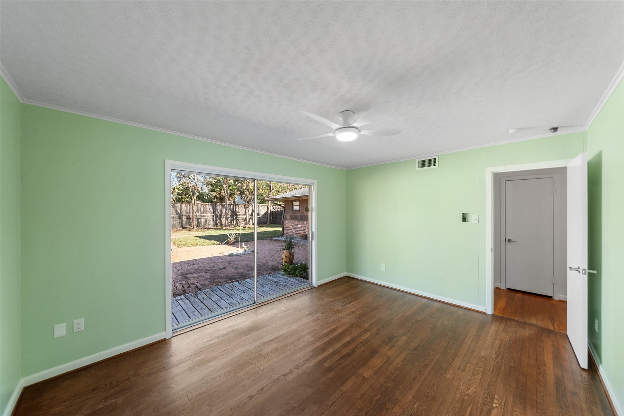 4614 Merwin Street Houston, TX 77027 - Photo 13 of 49 Home Office / Study - view 1