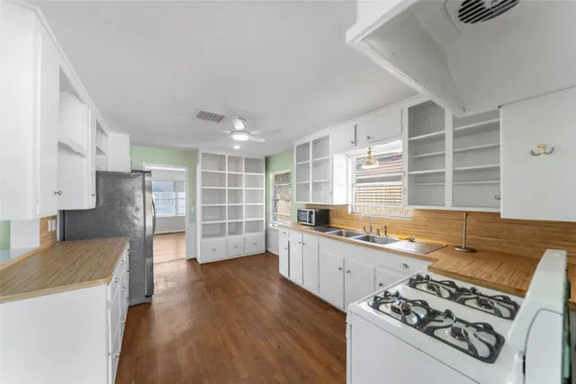 $2,750 | 4614 Merwin Street, Houston, TX 77027