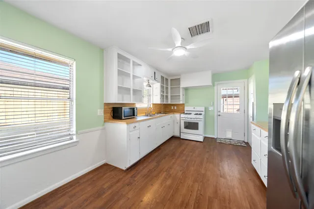 $2,750 | 4614 Merwin Street, Houston, TX 77027