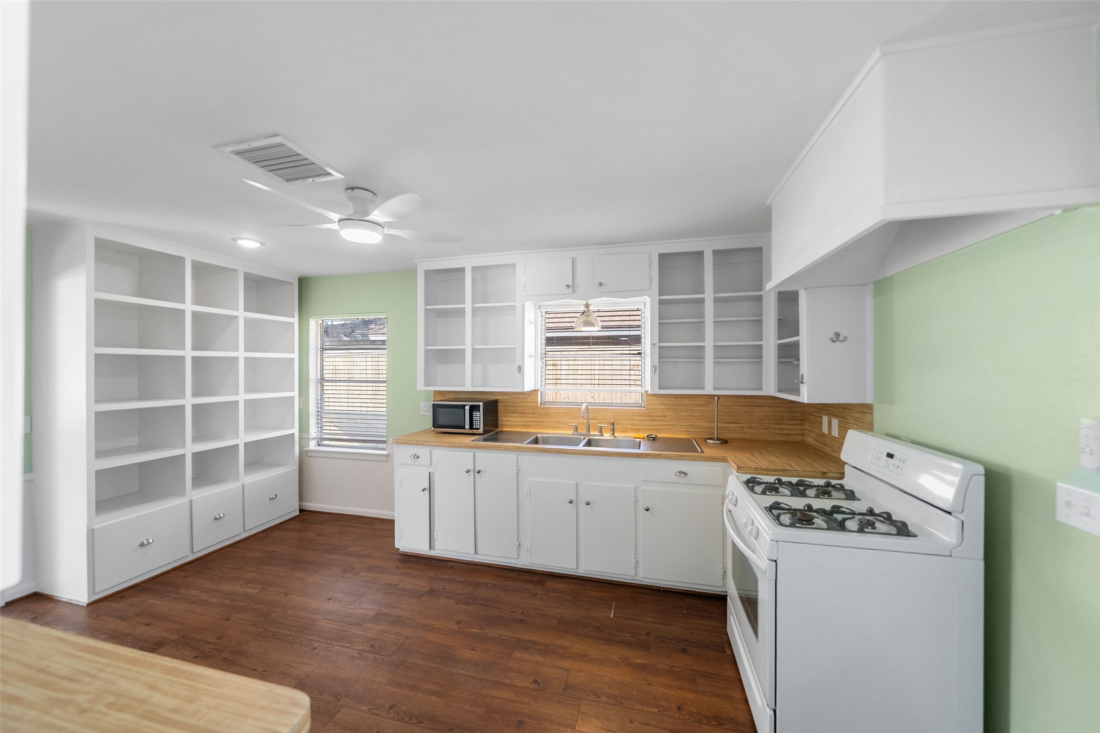 4614 Merwin Street Houston, TX 77027 - Photo 18 of 49 Kitchen - view 4