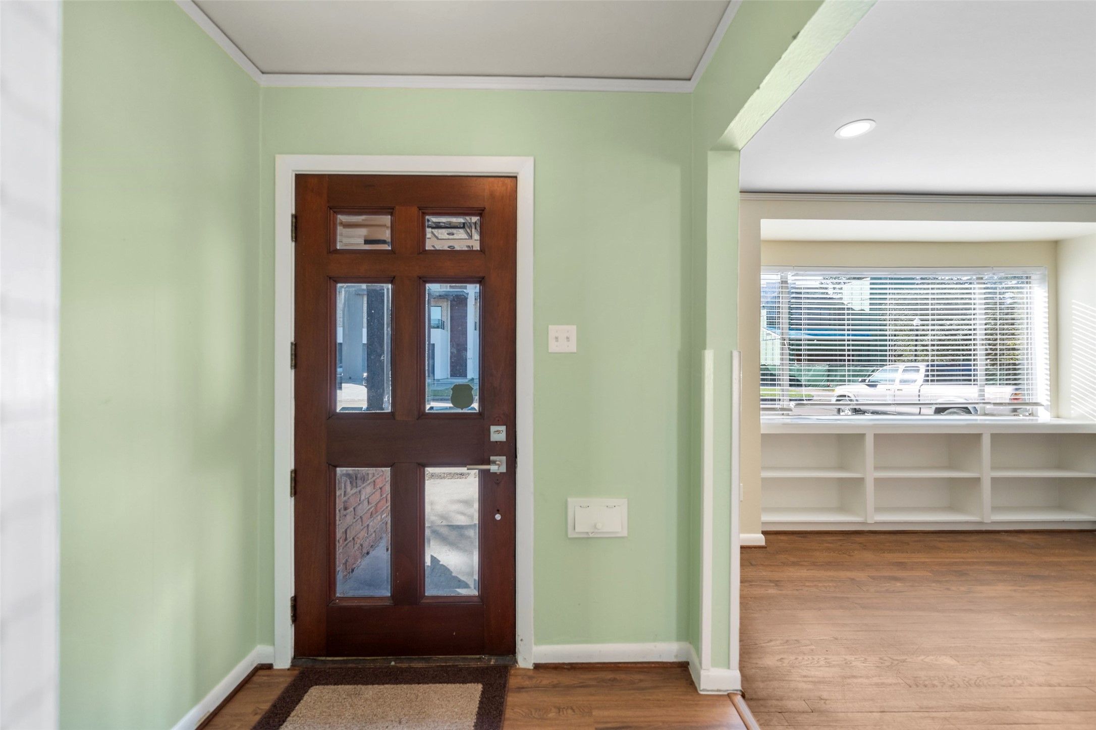 4614 Merwin Street Houston, TX 77027 - Photo 4 of 49 Foyer