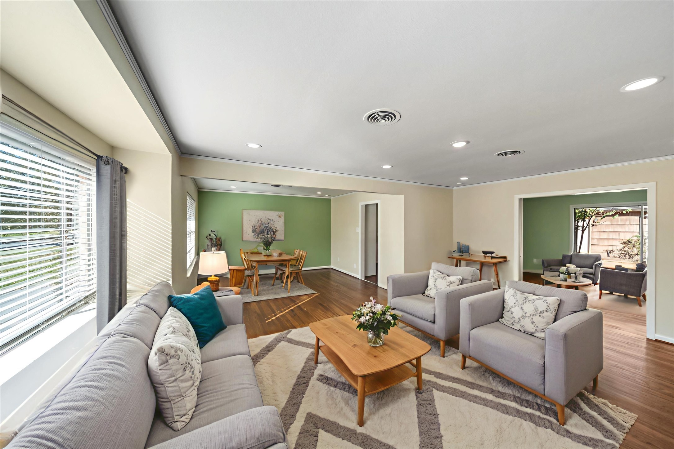 4614 Merwin Street Houston, TX 77027 - Photo 5 of 49 Living Room - view 1 - virtually staged